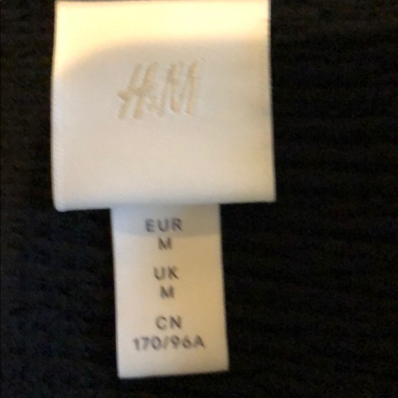 H&M Top - Picture 3 of 6